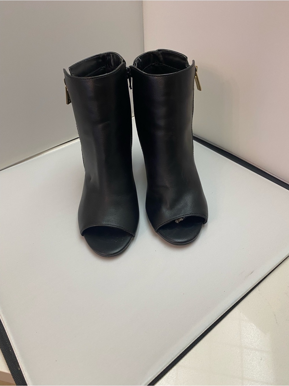 Unisa Black Open-Toe Ankle Booties zip side gold hardware  size 7.5